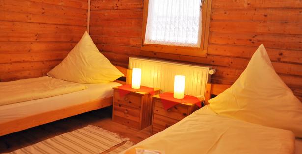 Schlafzimmer mit Einzelbetten