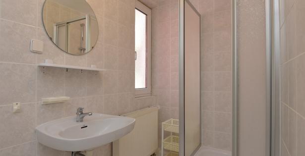 eines von mehreren Bädern