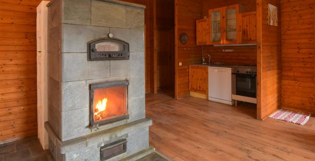 Haus 52 - Kamin und Küchenzeile