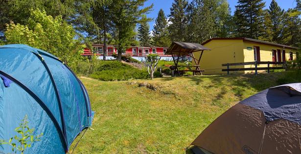 Zelten am Gruppenhaus